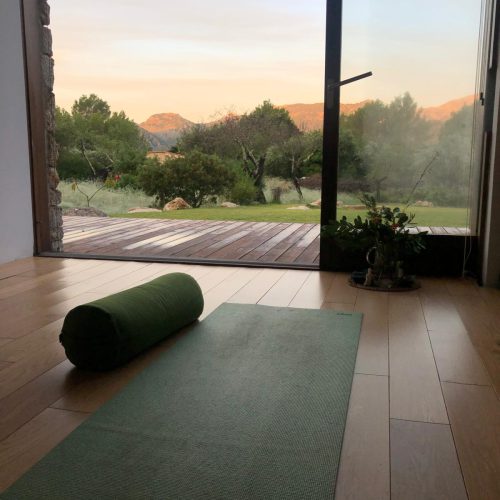 Yogamatte Retreat Location Mallorca Ausblick Natur OTANI Wellness